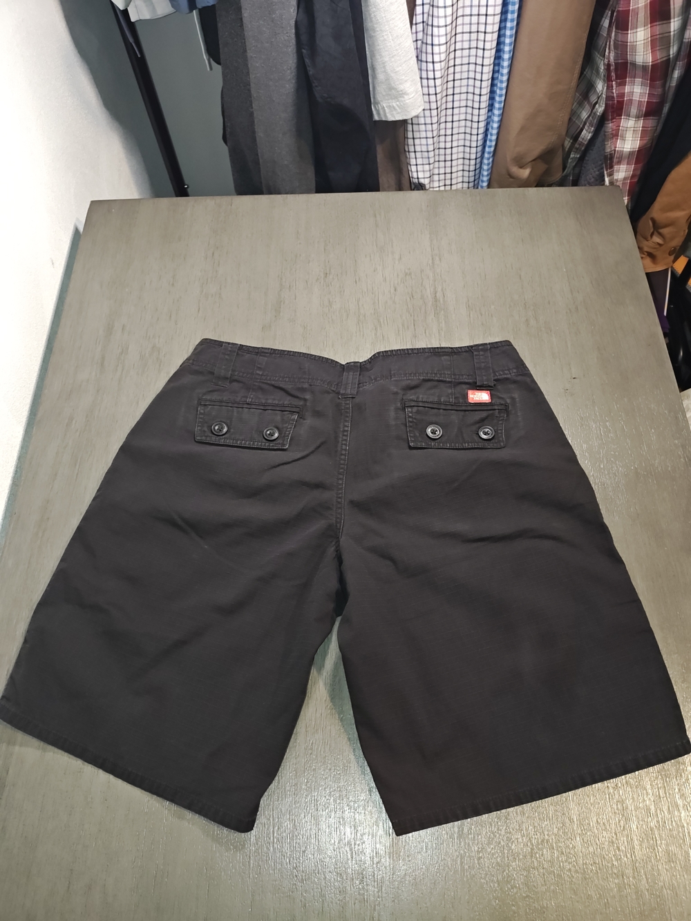 The North Face Woman's Black Cargo Shorts ,Size 10 - Picture 10 of 11